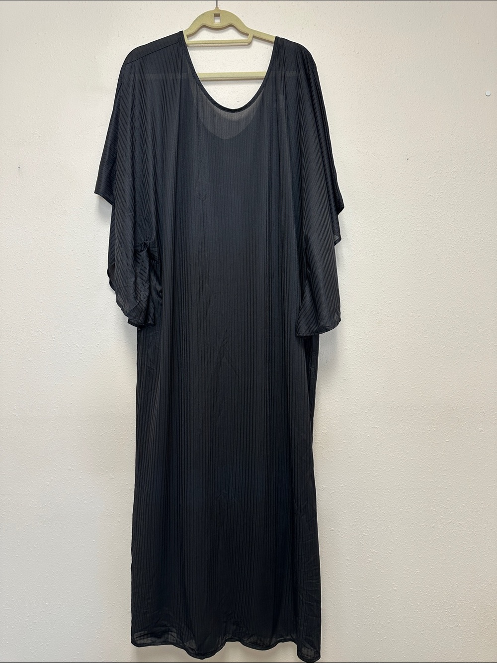1980s caftan nightgown VINTAGE black nylon with bow accent - Picture 6 of 7